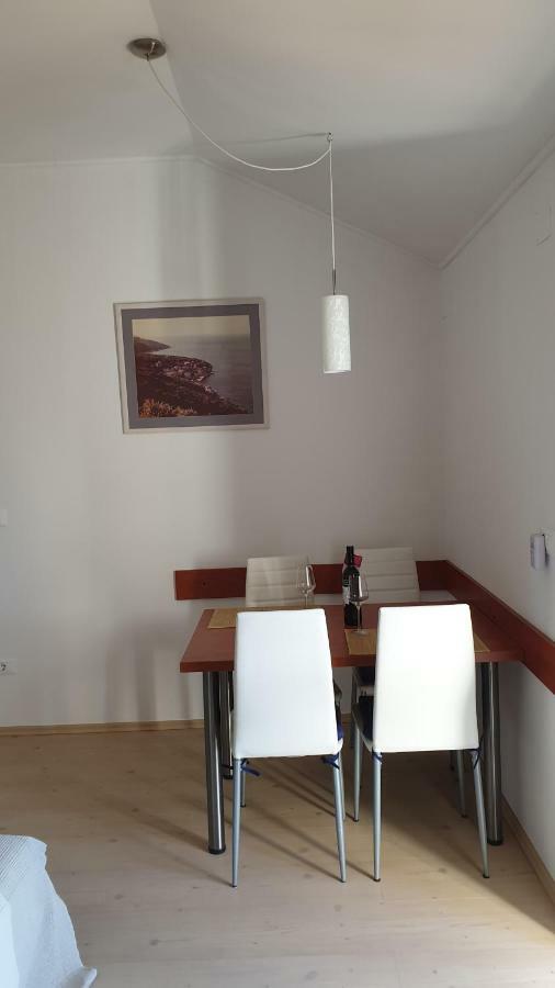 Apartment Marina Valun Extérieur photo